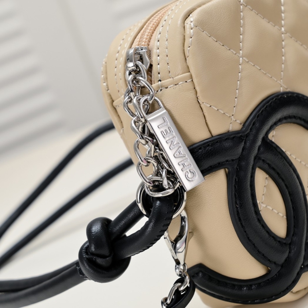 シャネルバッグ角部分ディテール